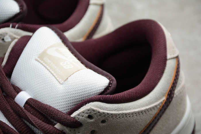 SB Dunk Low Pro Desert Sand Mahogany BQ6817-004