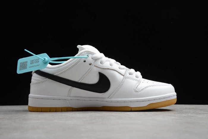 SB Dunk “Orange Label” CD2563-100