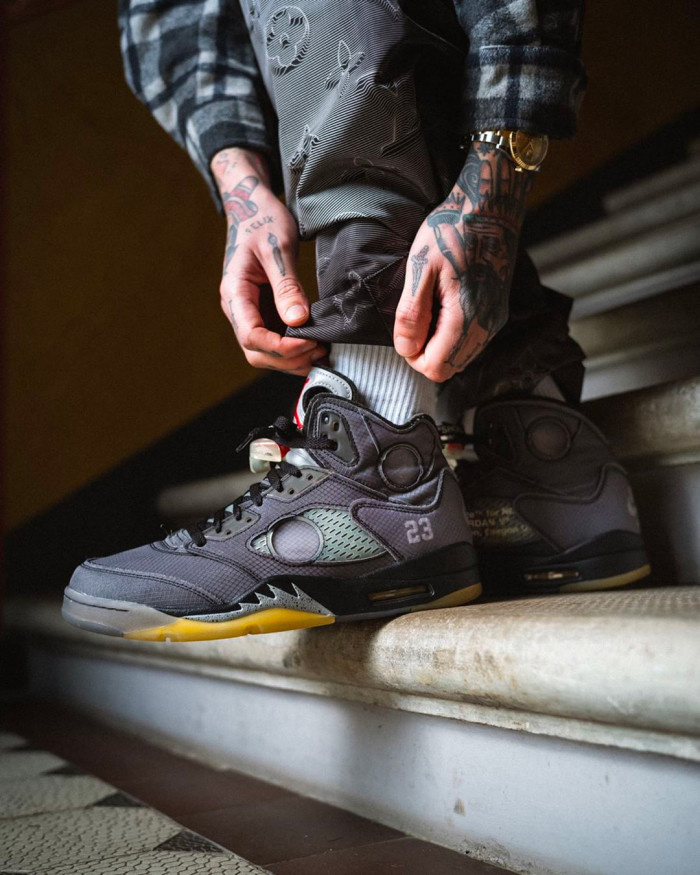 OFF-WHITE x Air Jordan 5 Retro SP “Muslin” CT8480-001