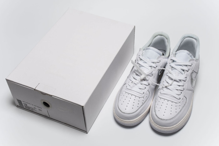Conplex Con Off-White x MoMa x Air Force 1’07 Virgil White with Zip-Tie AV5210-100