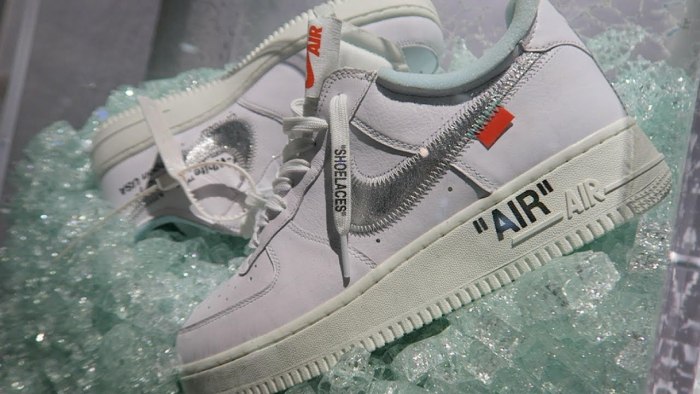 Conplex Con Off-White x MoMa x Air Force 1’07 Virgil White with Zip-Tie AV5210-100