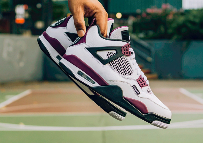 Air Jordan 4 Retro “Bordeaux” CZ5624-100