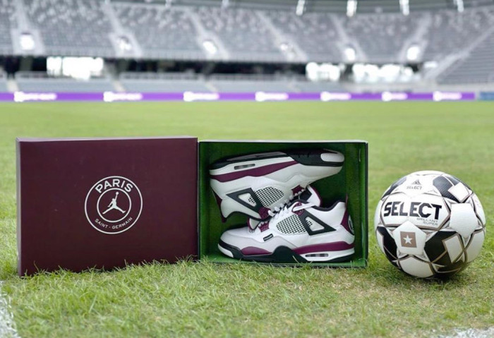 Air Jordan 4 Retro “Bordeaux” CZ5624-100