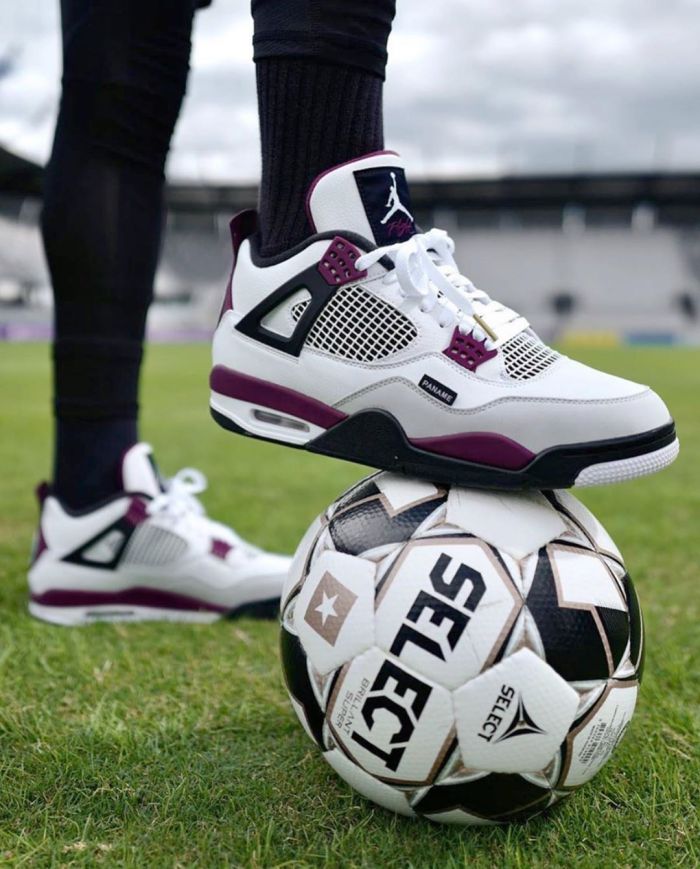 Air Jordan 4 Retro “Bordeaux” CZ5624-100