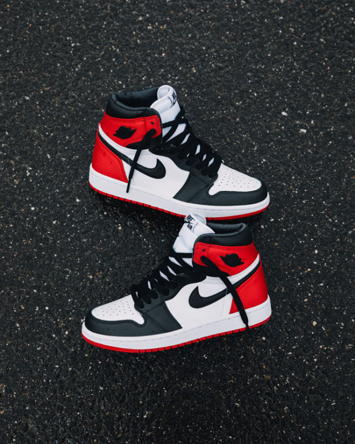 Air Jordan 1 Satin “Black Toe” WMNS CD0461-016