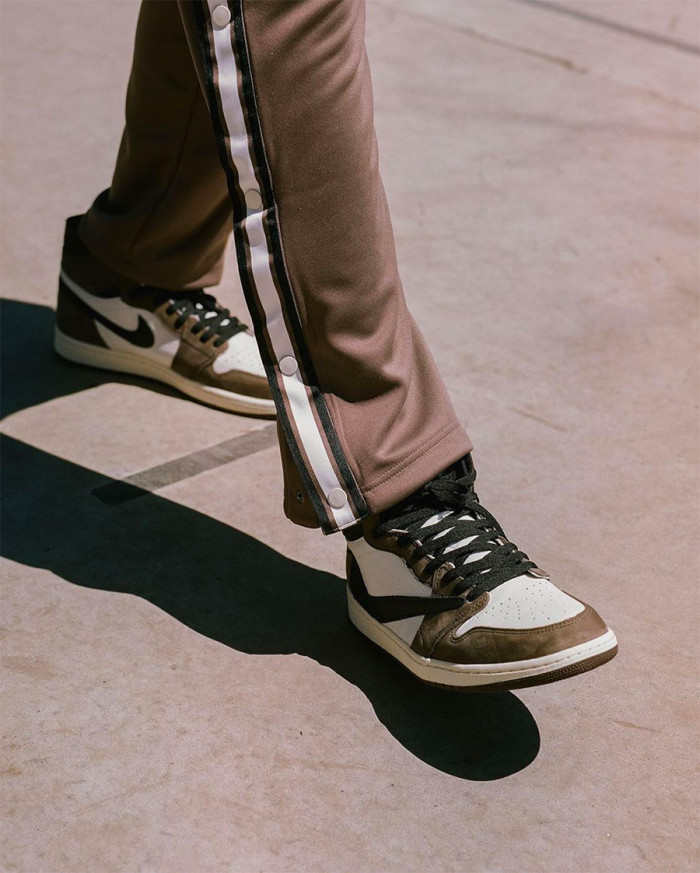 Travis Scott x Nike Air Jordan 1 Retro High “Cactus Jack” CD4487-100