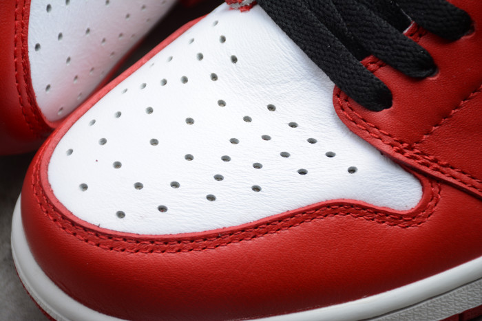 Air Jordan 1 Retro Hi OG  Chicago  555088-101