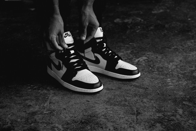 Air Jordan 1 Retro High OG Black/White 555088-010