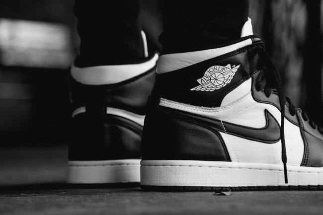 Air Jordan 1 Retro High OG Black/White 555088-010