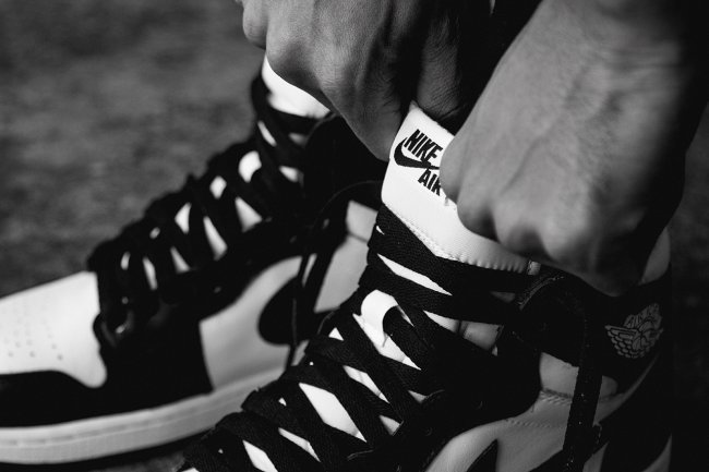 Air Jordan 1 Retro High OG Black/White 555088-010