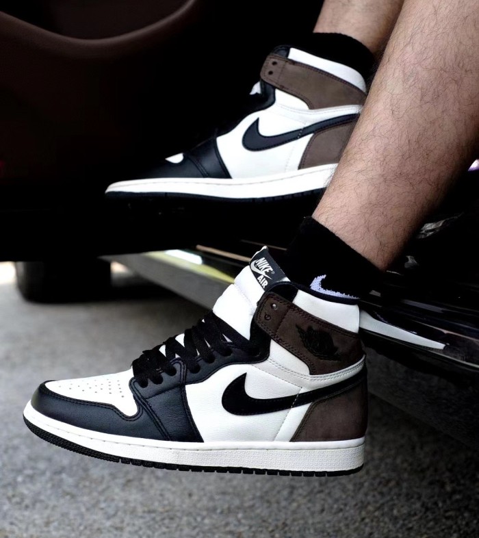 Air Jordan 1 High OG “Dark Mocha” 555088-105