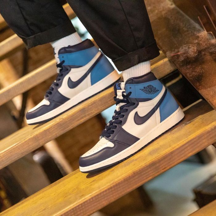 Air Jordan 1 Retro High OG “Obsidian” 555088-140