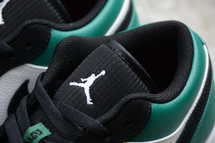 Air Jordan 1 Low 'Mystic Green' 553560-113