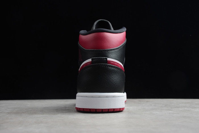 Nike Air Jordan 1 Mid  Bred Toe  Black/Gym Red-White 554724-066