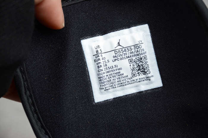 Air Jordan 1 Mid Wheat DB5453-700