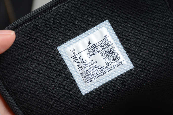 Air Jordan1 Mid Familia DC0350-100