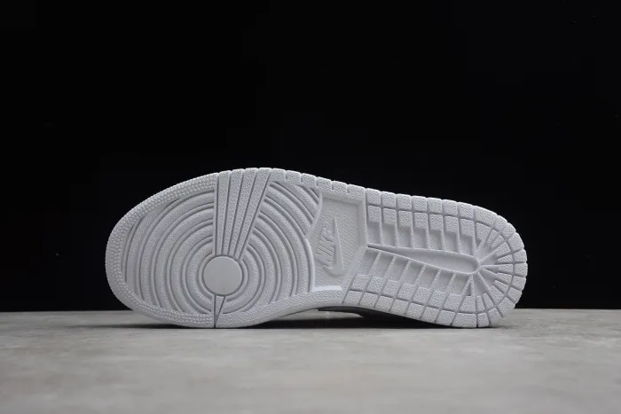 Air Jordan 1 Low Triple White 553558-130
