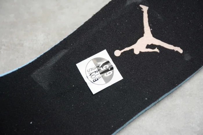 Air Jordan 1 Mid Crimson Tint Pink 554725-133
