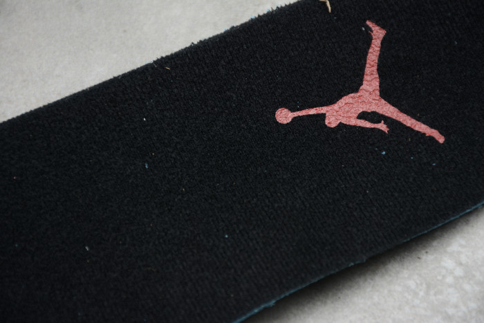 Air Jordan 1 Low 'Black Toe' 553558-116