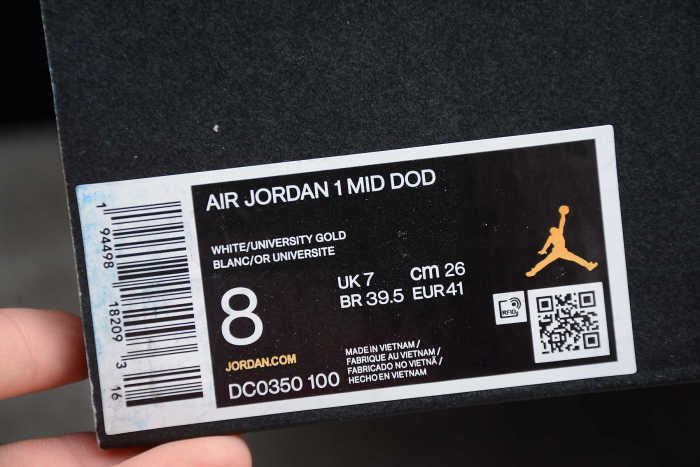 Air Jordan1 Mid Familia DC0350-100