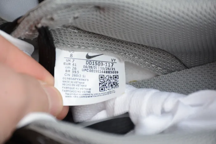 SB Dunk Low Light Smoke Grey DD1503-117