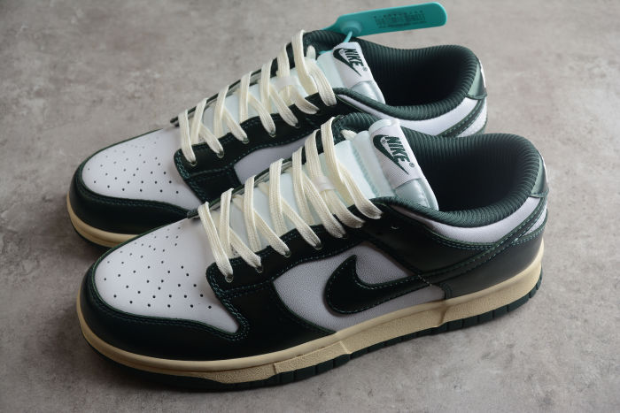 SB Dunk Low Vintage Green DB8580-100