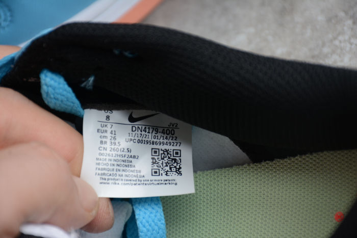 SB Dunk Kyrie Irving White Blue DN4179-400