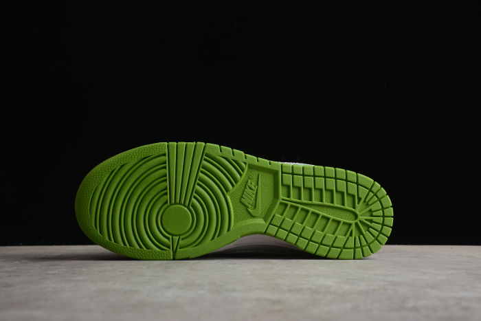 SB Dunk Low “Safari Swoosh” DR0156-300