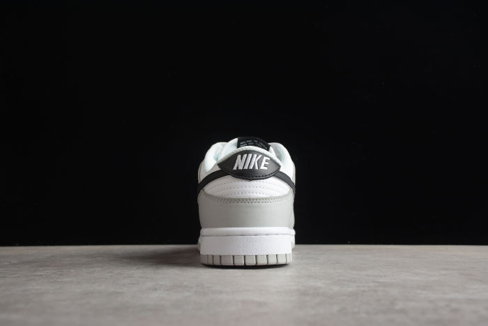 SB Dunk Low SE “Lottery”  DR9654-001