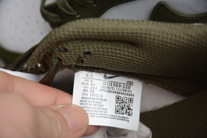 SB Dunk Low “Medium Olive” DD1503-120