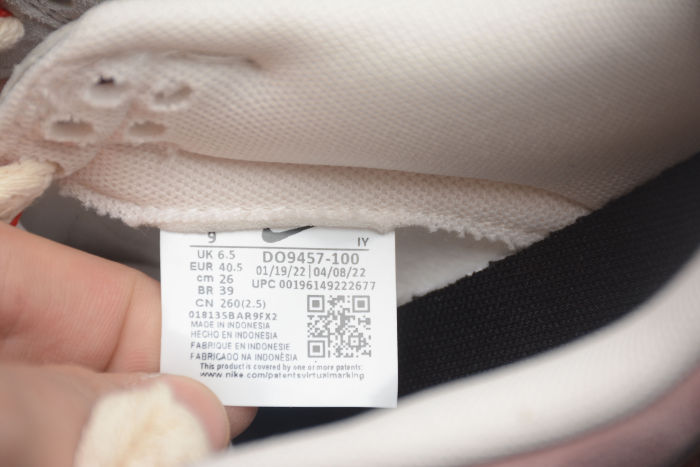 2023 CNY Limited New Year Gift Box Edition SB Dunk Low SE 85 D09457-100