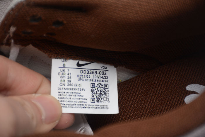 SB Dunk Low Pink Cream Bunny DD3363-003