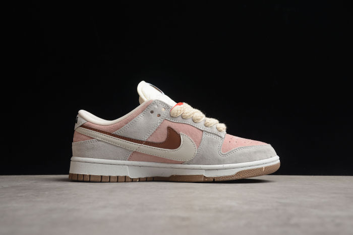 2023 CNY Limited New Year Gift Box Edition SB Dunk Low SE 85 D09457-100