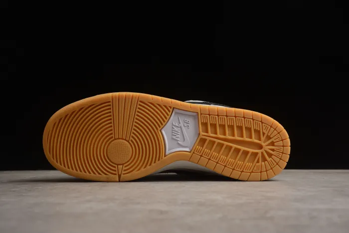 SB Dunk Low Pro lso White Gum White Black CD2563-101