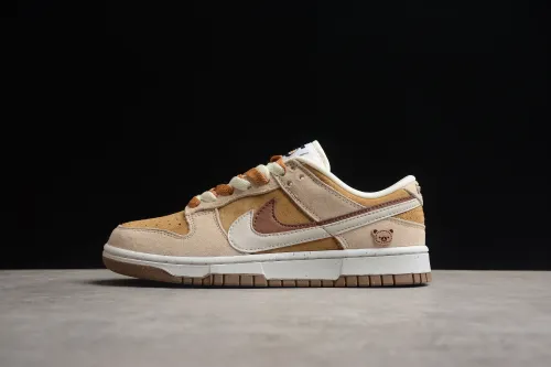 2023 CNY Bear Biscuits New Year Gift Box Version SE SB Dunk Low D09457-100