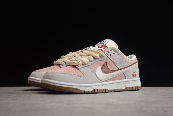 2023 CNY Limited New Year Gift Box Edition SB Dunk Low SE 85 D09457-100