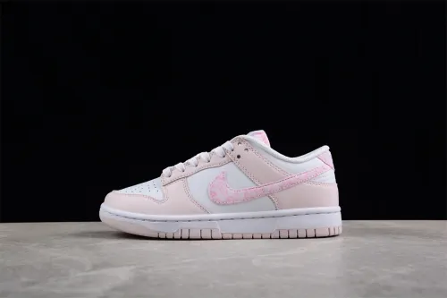 SB Dunk Low Pink Paisley FD1449-100