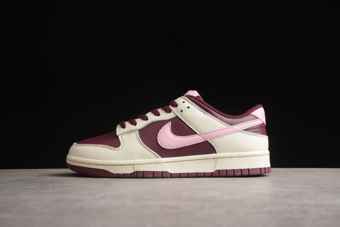 SB Dunk Low Red Valentine's Day DR9705-100