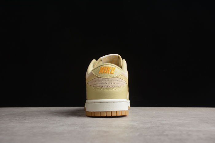 SB Dunk Low Tan Suede Desert Yellow DZ4513-200