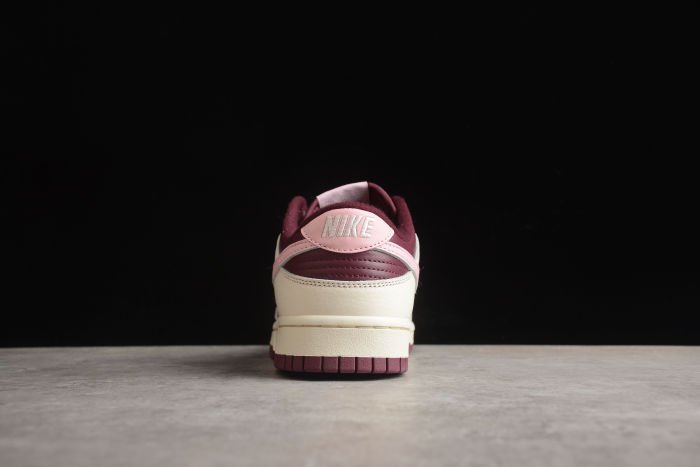 SB Dunk Low Red Valentine's Day DR9705-100