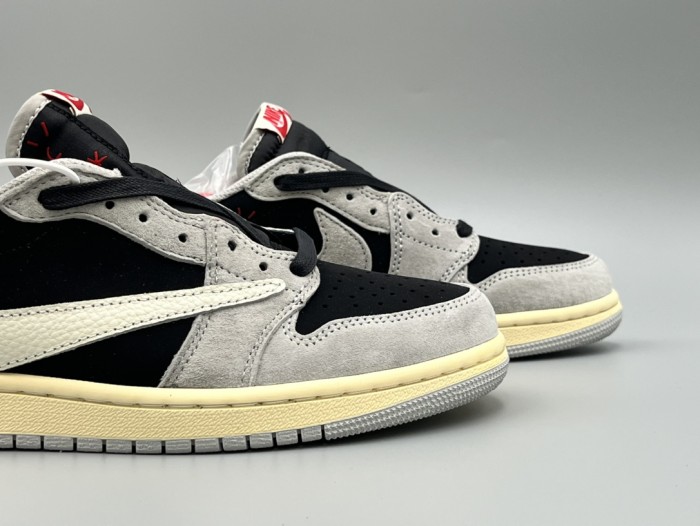 Travis Scott x Air Jordan 1 Gray