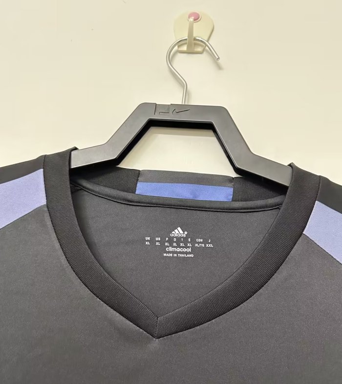 Real Madrid Third Long Sleeve Retro Jersey 2016/17