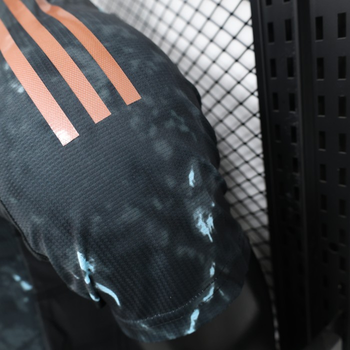 Bayern Munich Away Player Jersey 24/25