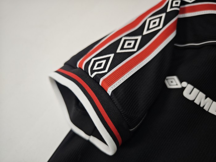 Manchester United Home Retro Jersey 1998/99 Black Version