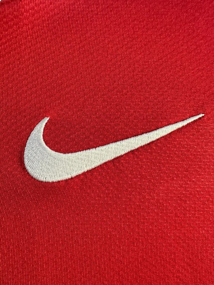 Manchester United Home Retro Jersey 2005/06