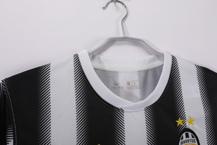 Juventus Home Retro Jersey 2011/12