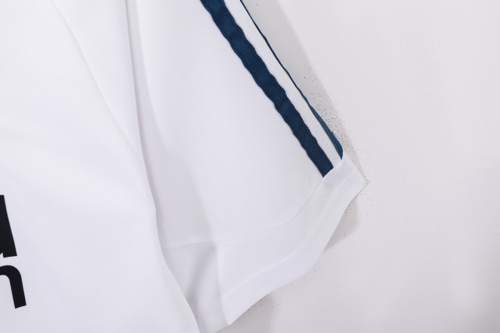 Real Madrid Home Retro Jersey 2001/02