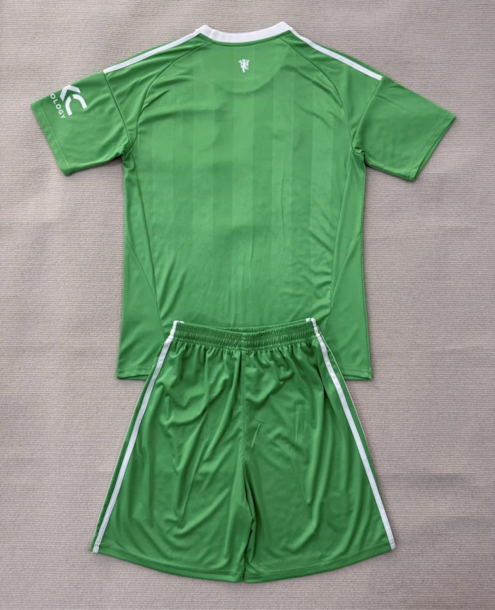 Manchester United Green Goalkeeper Kids Suit 25/26