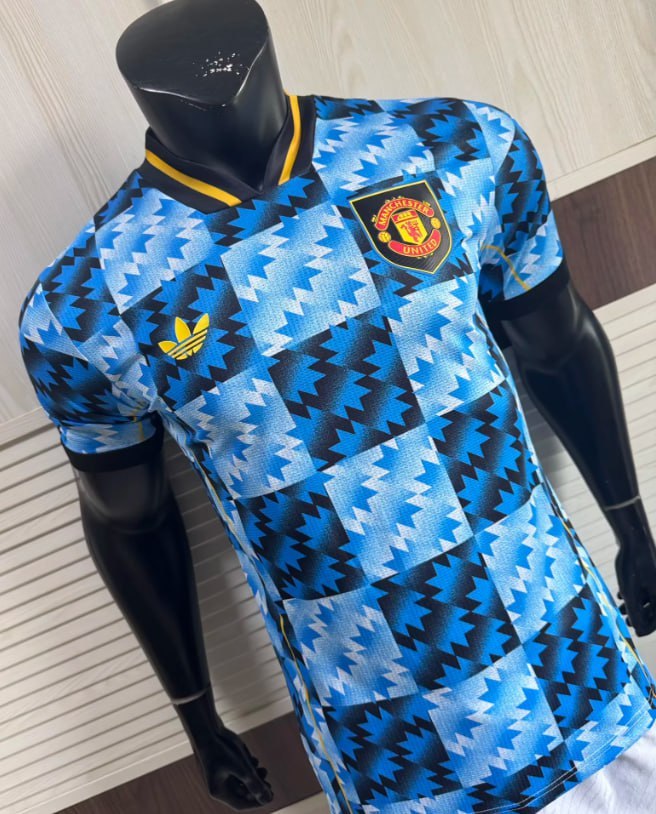 Manchester United Lifestyle Retro Player Jersey 25/26
