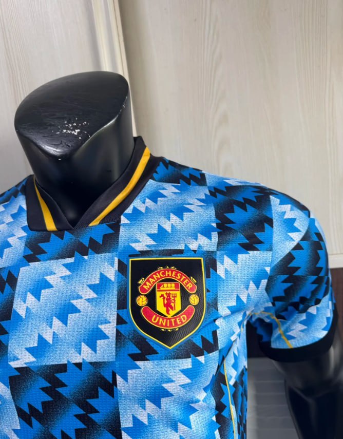 Manchester United Lifestyle Retro Player Jersey 25/26